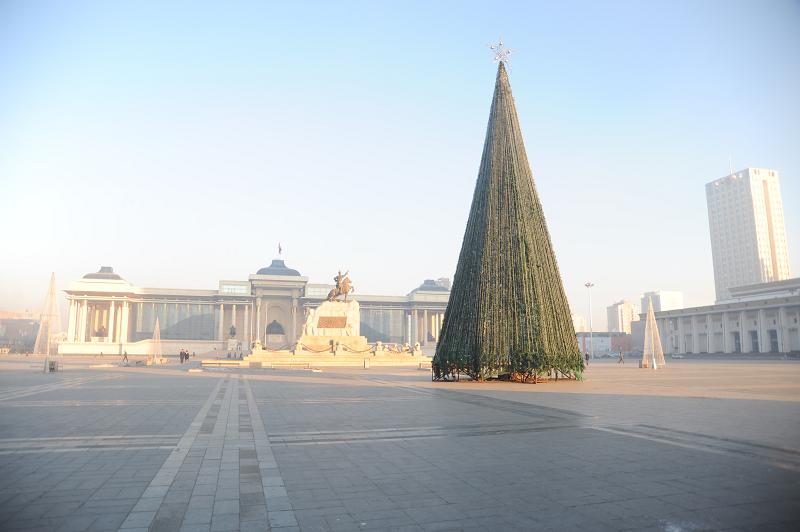 Төв талбайн сүлд модны гэрлийг ням гарагт асаана